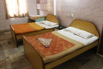 Hotel Urvashi Lodging N Boarding, Goa 2
